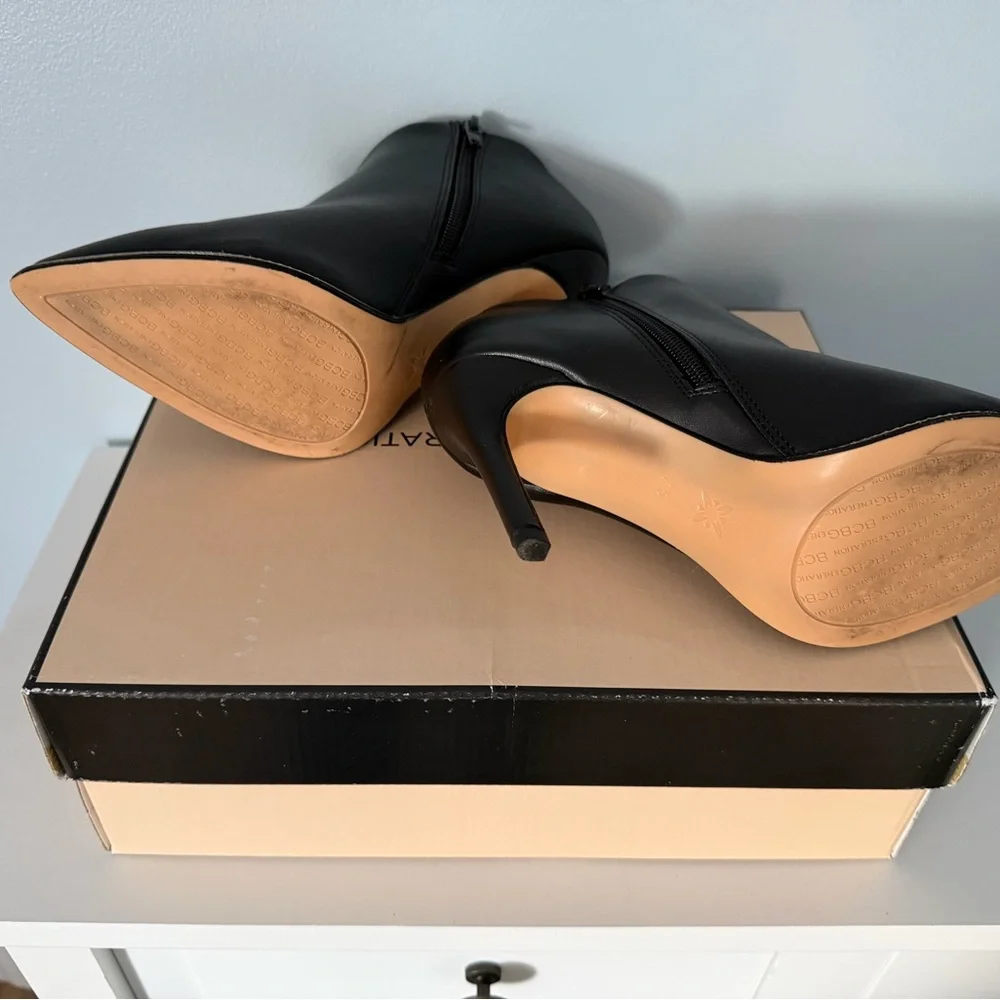 BCBG Black Leather Pointed Stiletto Ankle Booties with Gold Trim - Picture 3 of 5